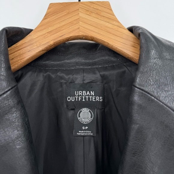 Urban Outfitters Jules Fuax Leather Oversized Blazer Jacket in Black Size S - Picture 3 of 11